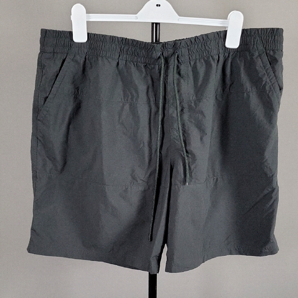 Columbia Men's Charcoal Gray Swim Trunks, Mesh Lining and Pockets, Size XXL